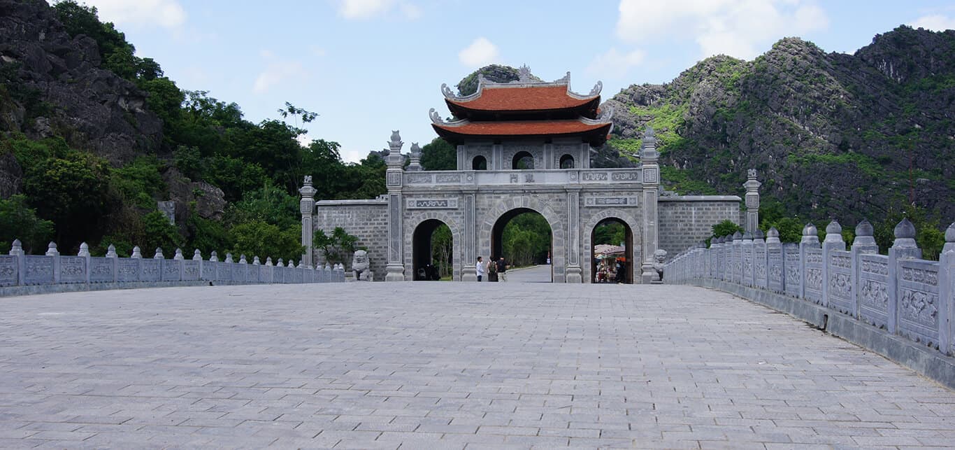 Cố đô Hoa Lư là một quần thể kiến trúc đặc sắc ở tỉnh Ninh Bình